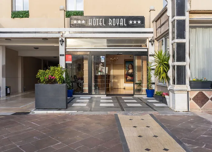 HOTEL ROYAL Paris Ivry