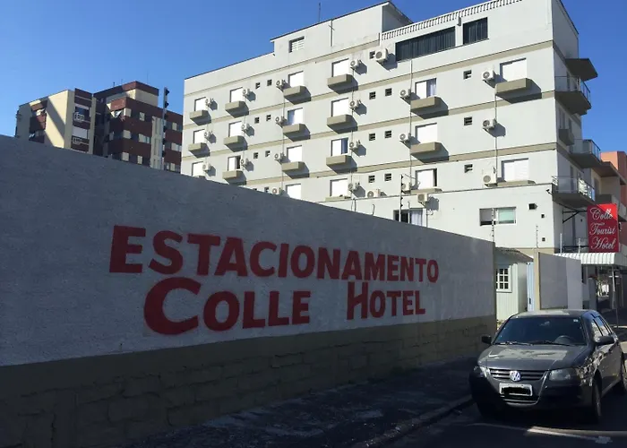 Colle Tourist Hotel Luxo