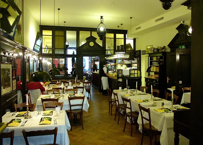 Hotel Orphee - Grosses Haus