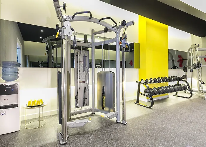Yello Hotel Harmoni