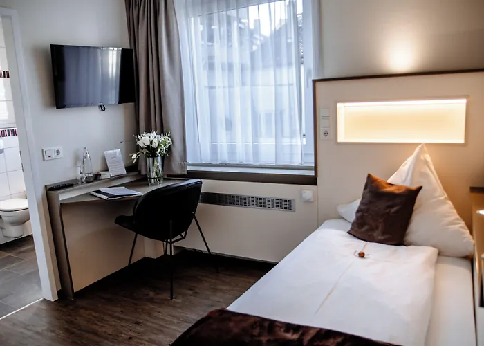 Central Hotel Garni