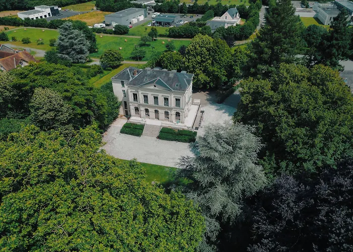 Hotel Le Corbusson Laval Ouest