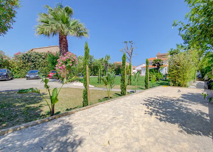 Domaine Le Courti (Adults Only)
