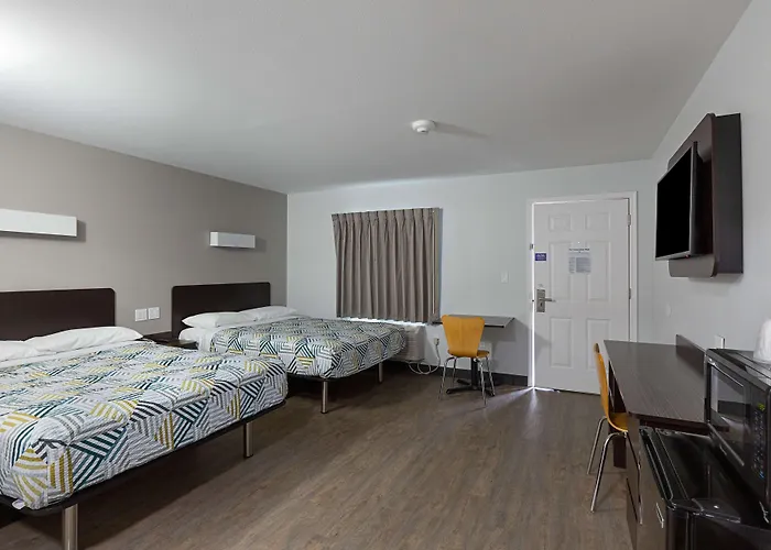 Motel 6-Show Low, Az