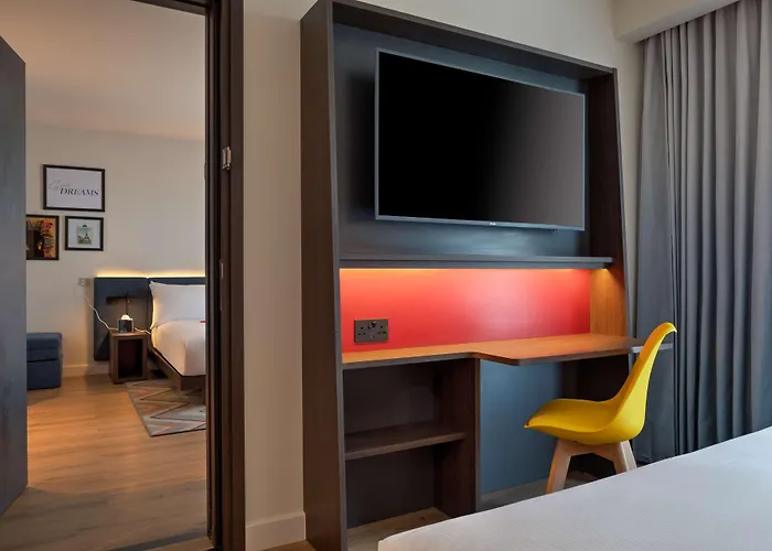 Hampton By Hilton Ashford International