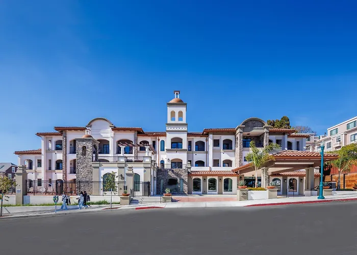 La Quinta Inn & Suites By Wyndham Santa Cruz