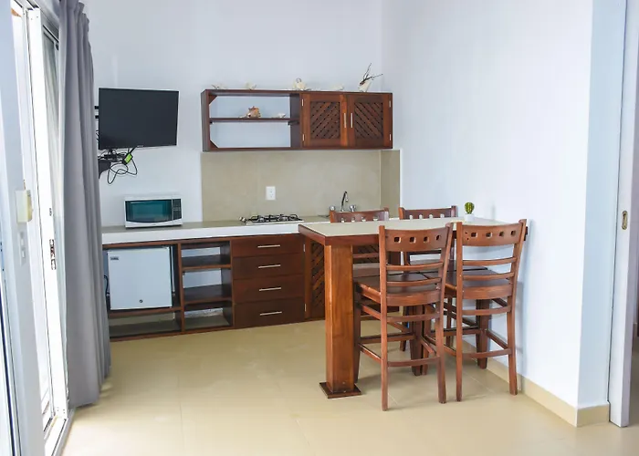 El Fuerte Beach Apartments