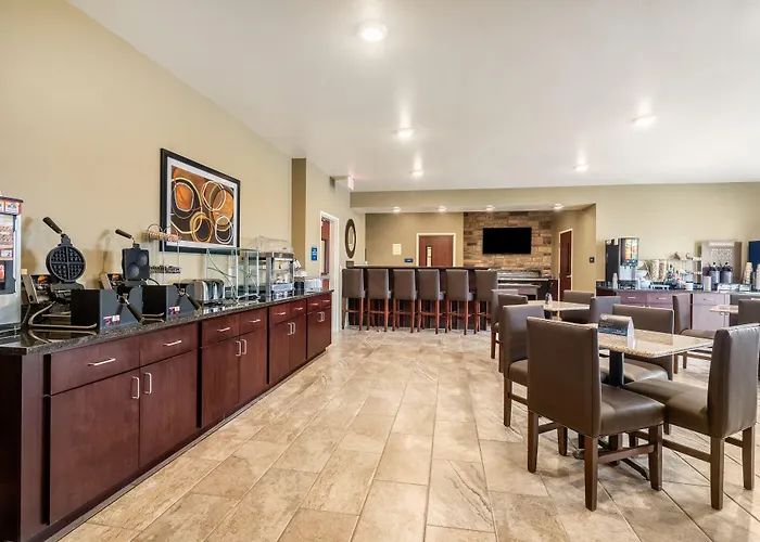 Cobblestone Hotel & Suites - Cozad