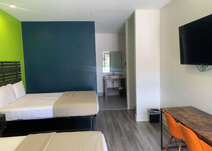 Signature Inn Houston Greenspoint