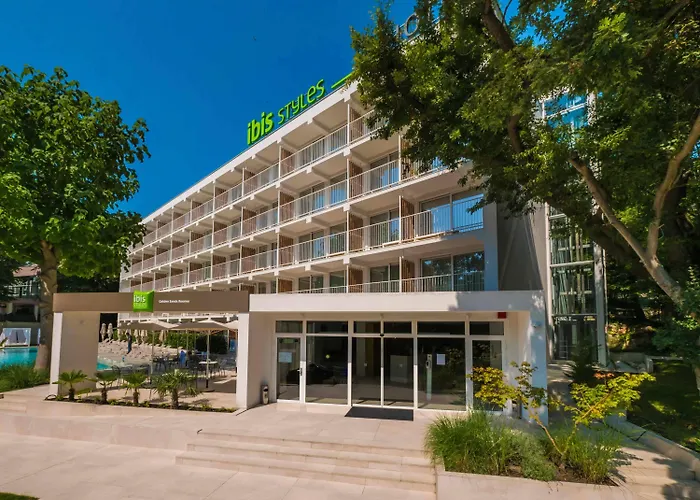 Ibis Styles Golden Sands Roomer Hotel