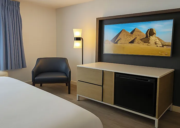 Rancho San Diego Inn & Suites