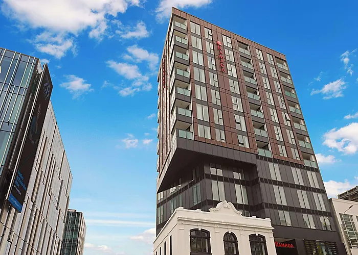 Ramada Suites By Wyndham Victoria Street West