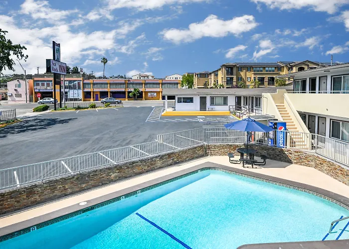 Sea Rock Inn - Long Beach