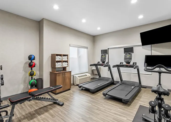 Hampton Inn & Suites Farmington