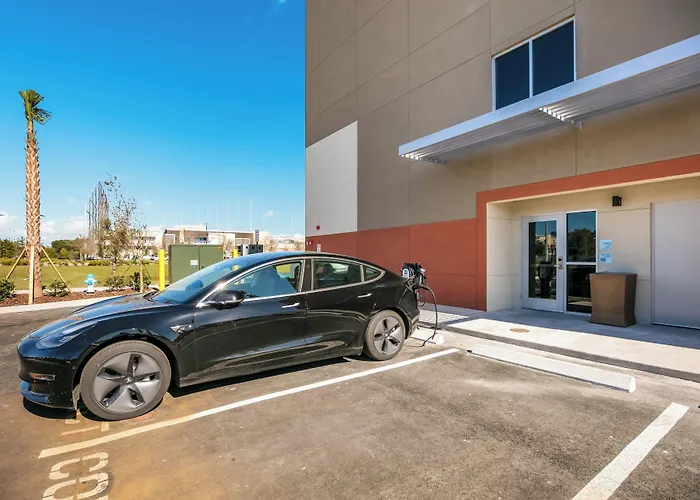 Holiday Inn Express & Suites Jacksonville - Town Center By Ihg