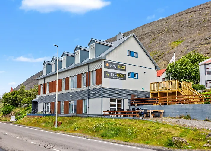 Hotel West