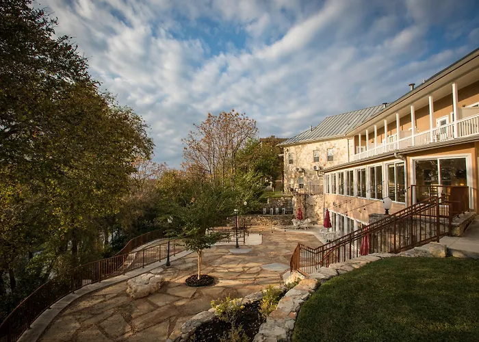 Gruene River Hotel & Retreat