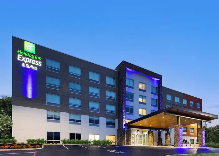 Holiday Inn Express & Suites Waynesboro East