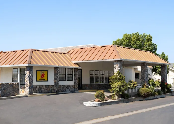 Super 8 By Wyndham Dunnigan