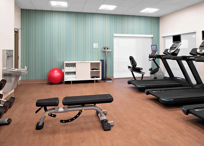 Holiday Inn Express & Suites - Elkhorn - Lake Geneva Area By Ihg