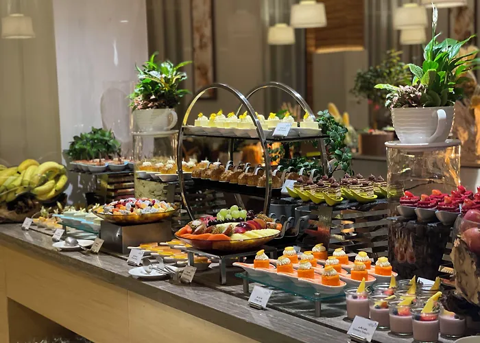 Grand Cosmopolitan Hotel