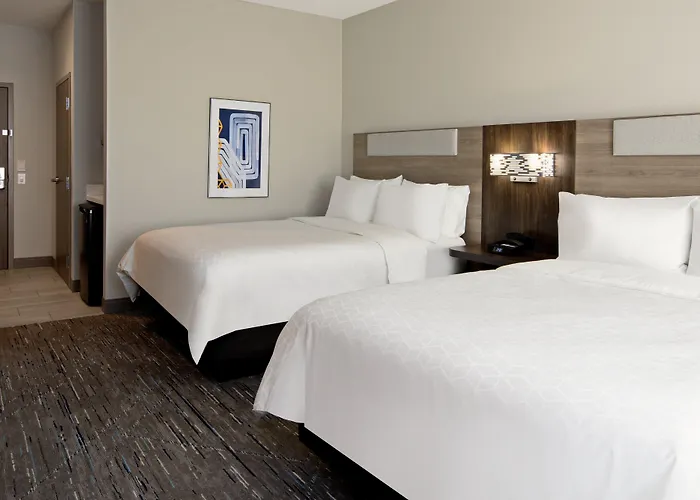 Holiday Inn Express & Suites Palm Desert - Millennium By Ihg