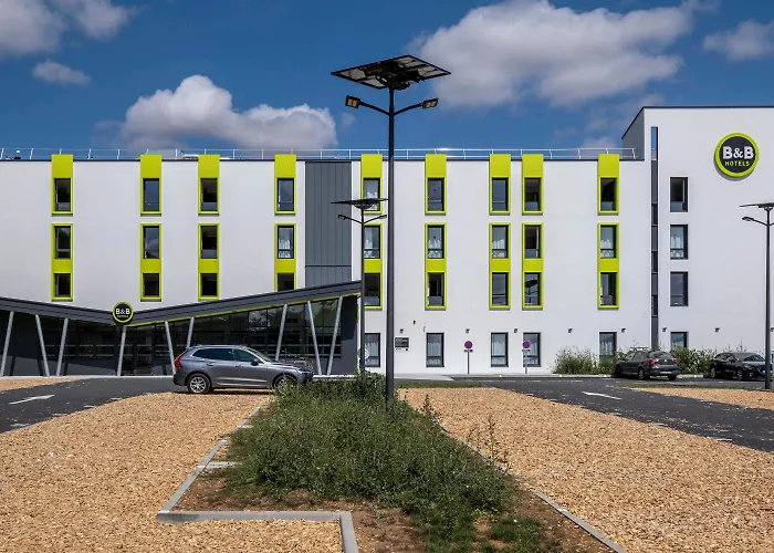 B&B HOTEL Saintes
