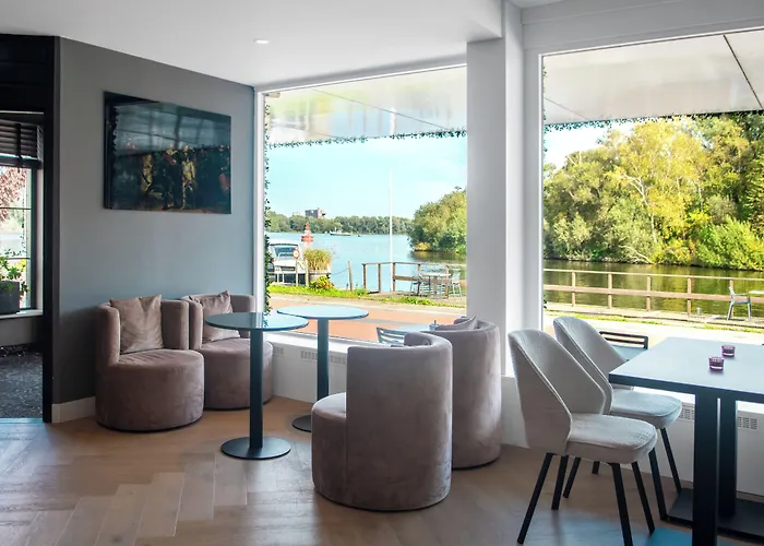 Amsterdam Lake Hotel