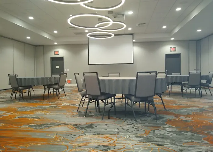 Holiday Inn - Kansas City - Northeast By Ihg