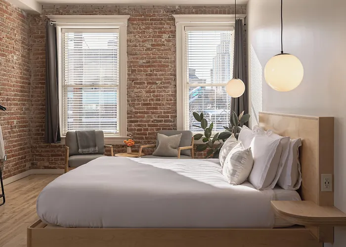 The Jesse Hotel & Bar
