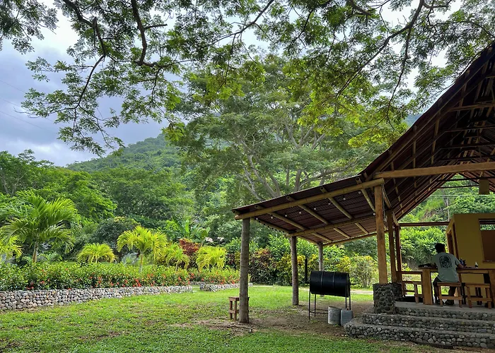 Tayrona Cachaco River Ecohostal