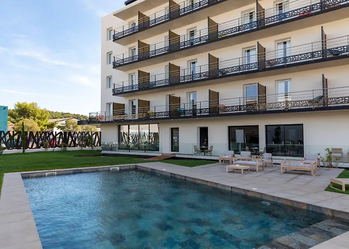 Golden Tulip Hotel & Rooftop Martigues Provence