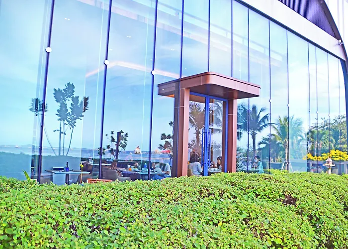 S Sriracha Hotel & Residence