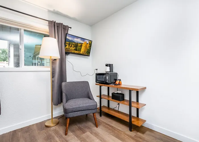 Minecart Motor Lodge Montrose