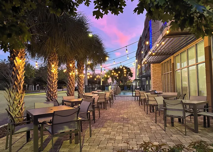 Holiday Inn Express & Suites - Orlando - Southeast By Ihg