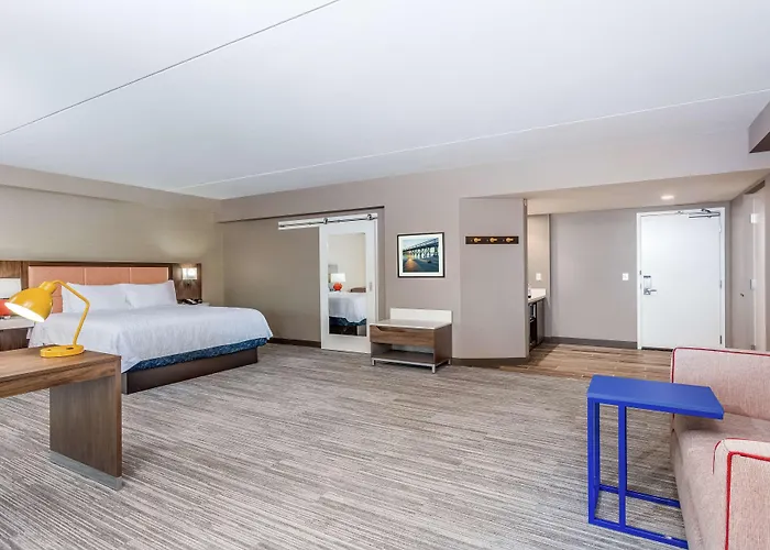 Hampton Inn & Suites Kittery-Portsmouth