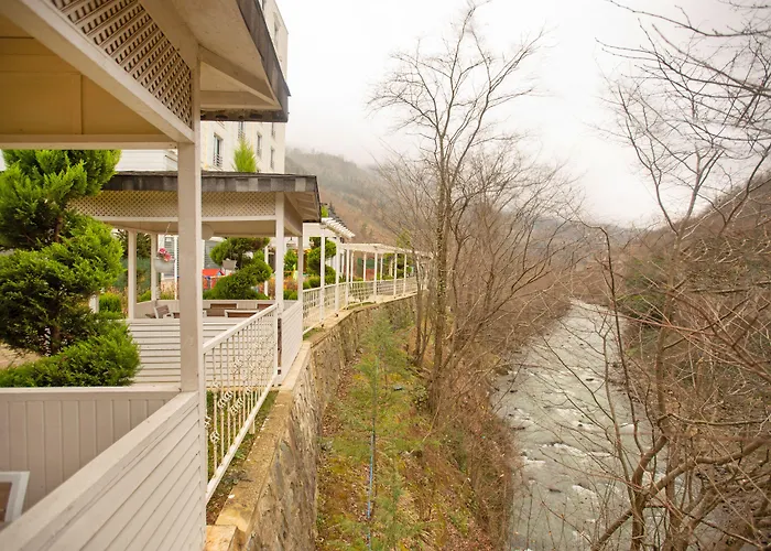 Jolnar garden hotel