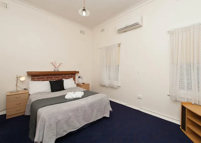 Riverina Hotel