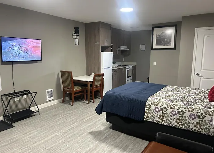 Riverside Motel And Suites