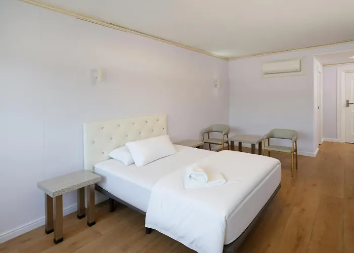 Hotel Aviacion Manises