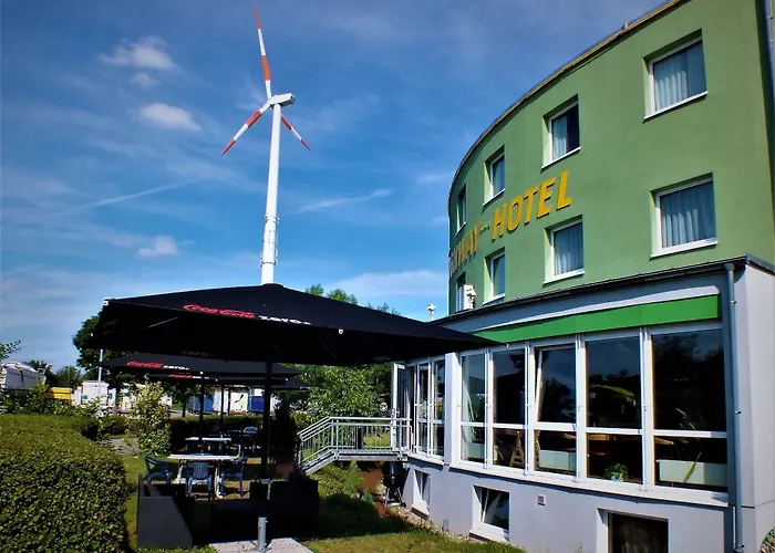 Highway Hotel