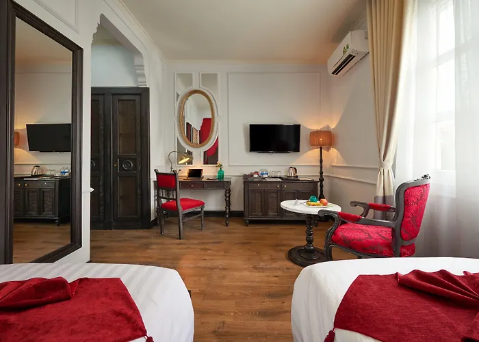 Manoir Des Arts Hotel