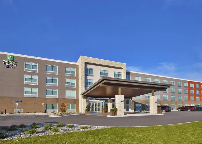 Holiday Inn Express & Suites Grand Rapids Airport North By Ihg