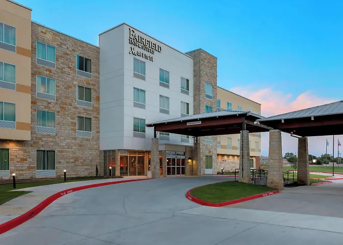 Fairfield Inn & Suites By Marriott Decatur At Decatur Conference Center