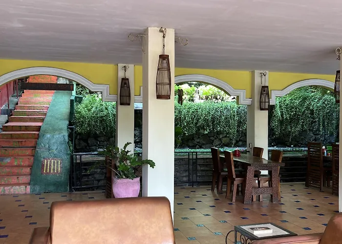 Centro Bajo Hotel & Resto