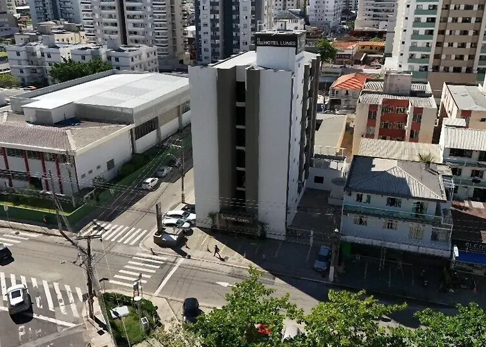 Hotel Lunes