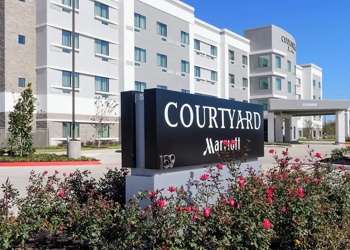 Courtyard By Marriott Lake Jackson