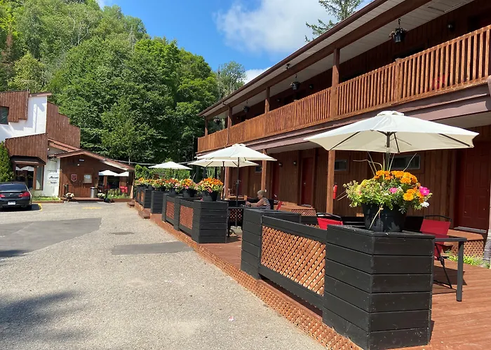Hotel Le Petit Lac Sainte-Adèle