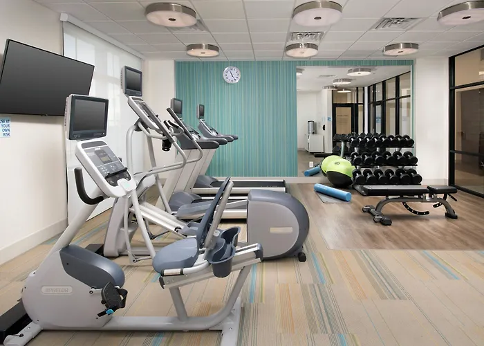 Holiday Inn Express & Suites - North Brunswick By Ihg
