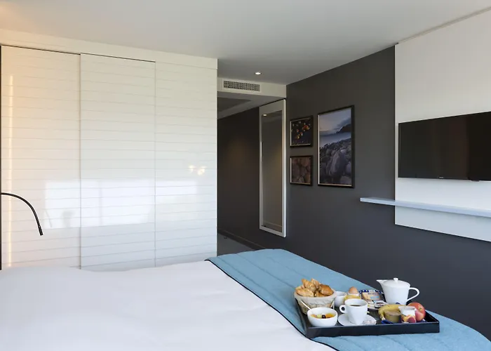 Logis Hotel Les Pins - Operalia